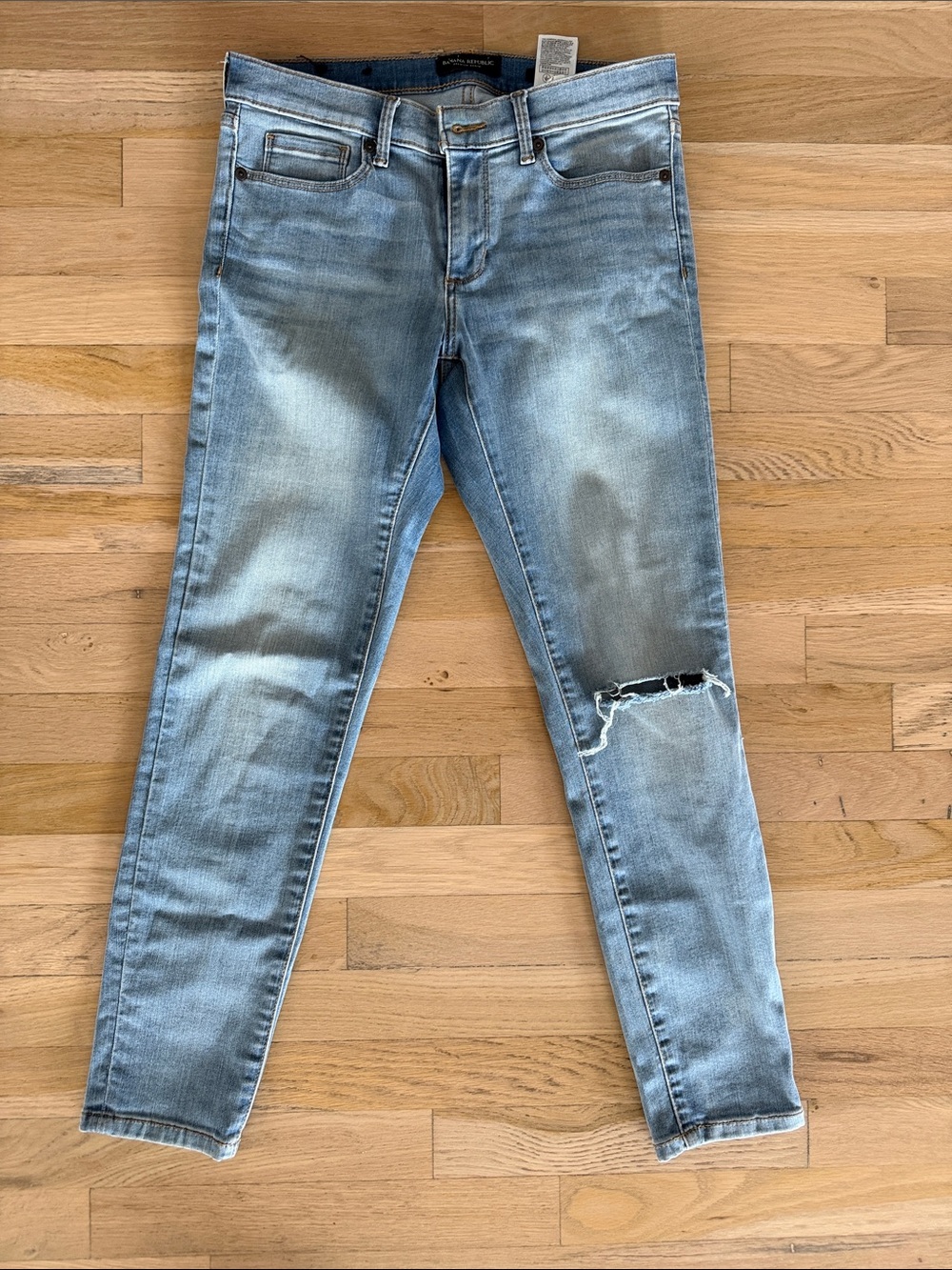 Banana Republic Light Blue Skinny Jeans with Knee Rip